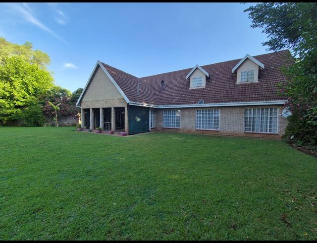 5 BEDROOM HOUSE FOR SALE IN VAN DER MERWES KROON